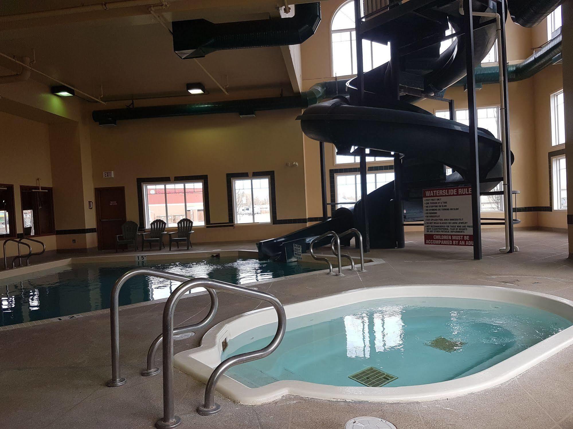 Super 8 By Wyndham Fort Nelson Bc Exterior foto